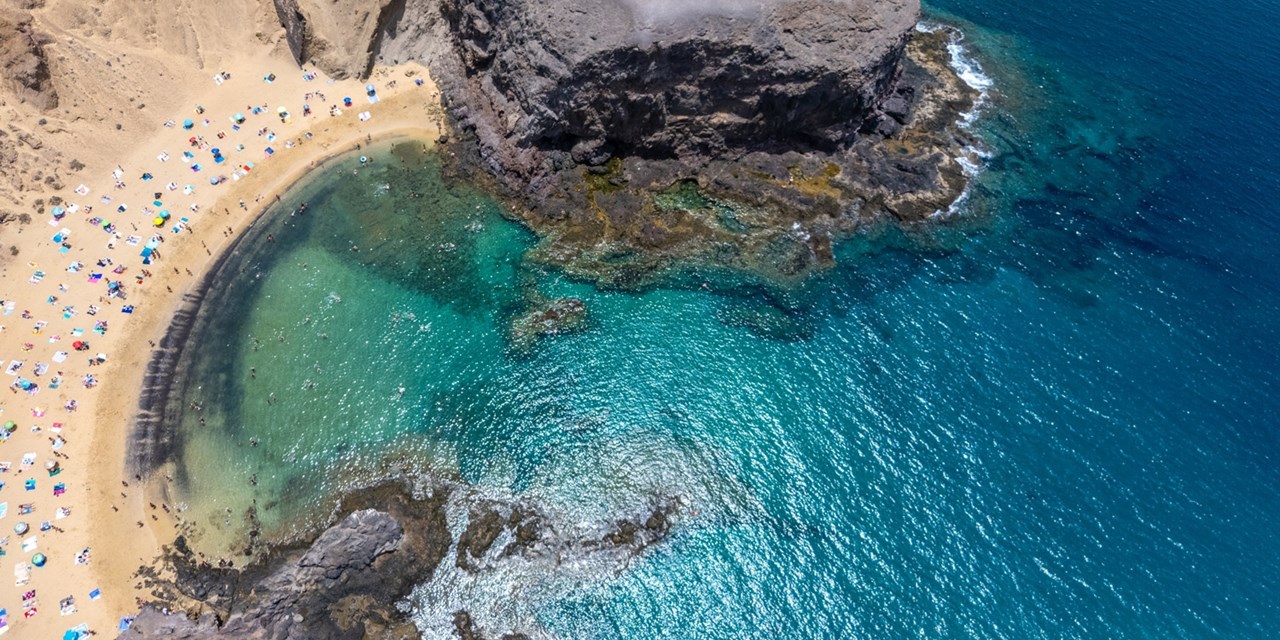 Playa de Papagayo: arena dorada y aguas turquesas en Lanzarote