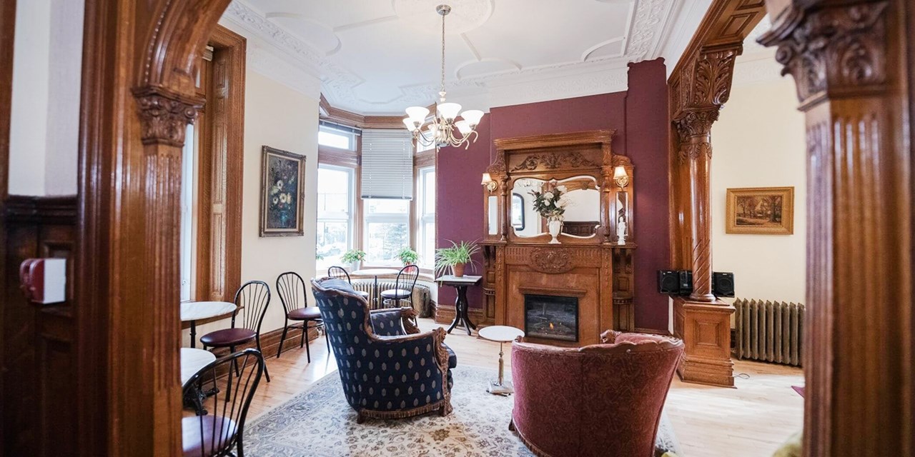 This hotel is between downtown and the laid-back Plateau neighbourhood