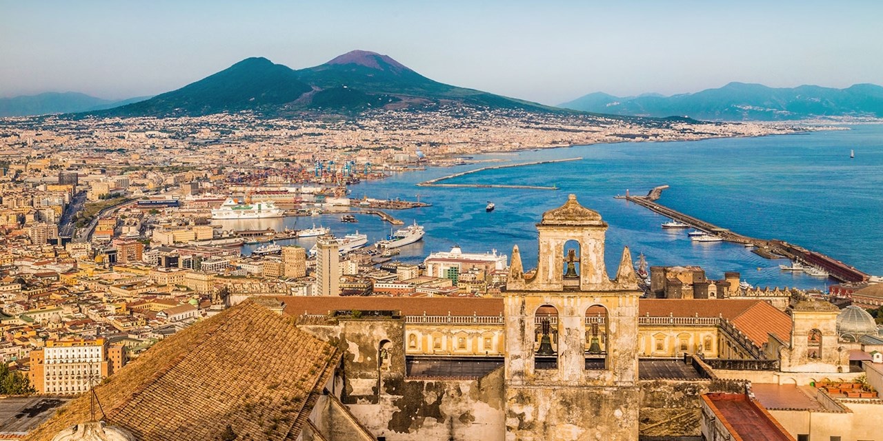 A view of Mount Vesuvius