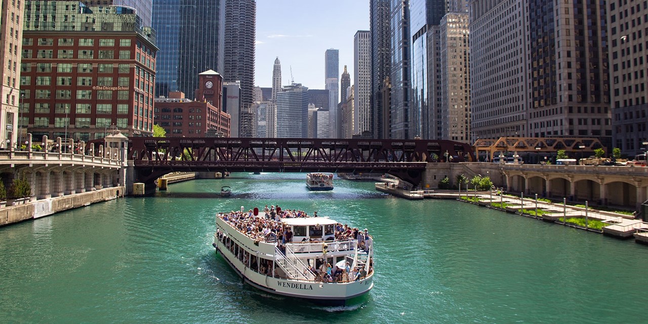 Cruise down the Chicago River to see all the best sights