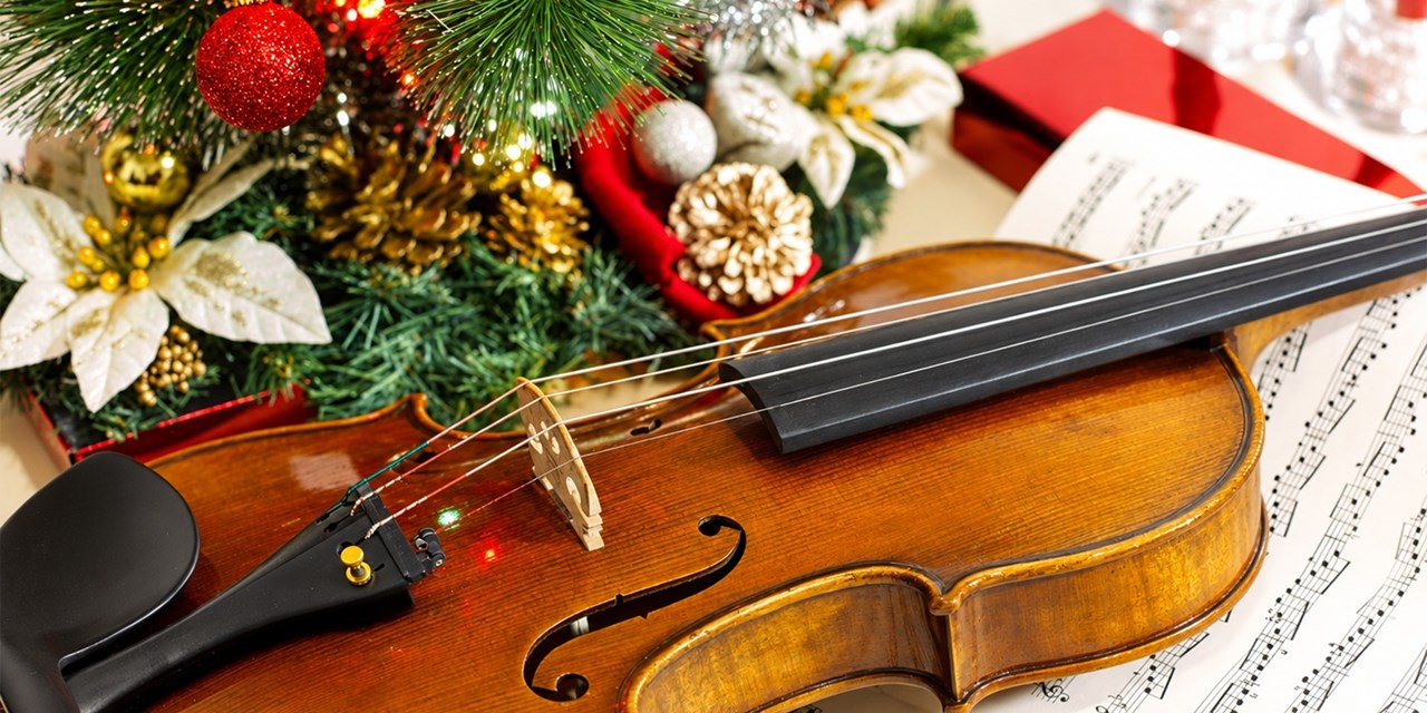  The Piccadilly Sinfonietta will perform selections from Tchaikovsky's 'Nutcracker Suite'