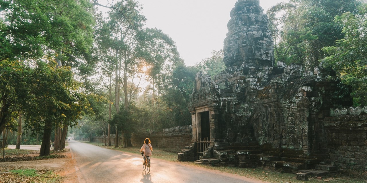 13-night Mekong River cruise w/5-star stays & flights