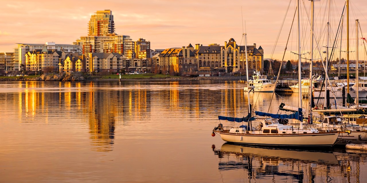 The Inner Harbour is a 10-minute drive from the hotel