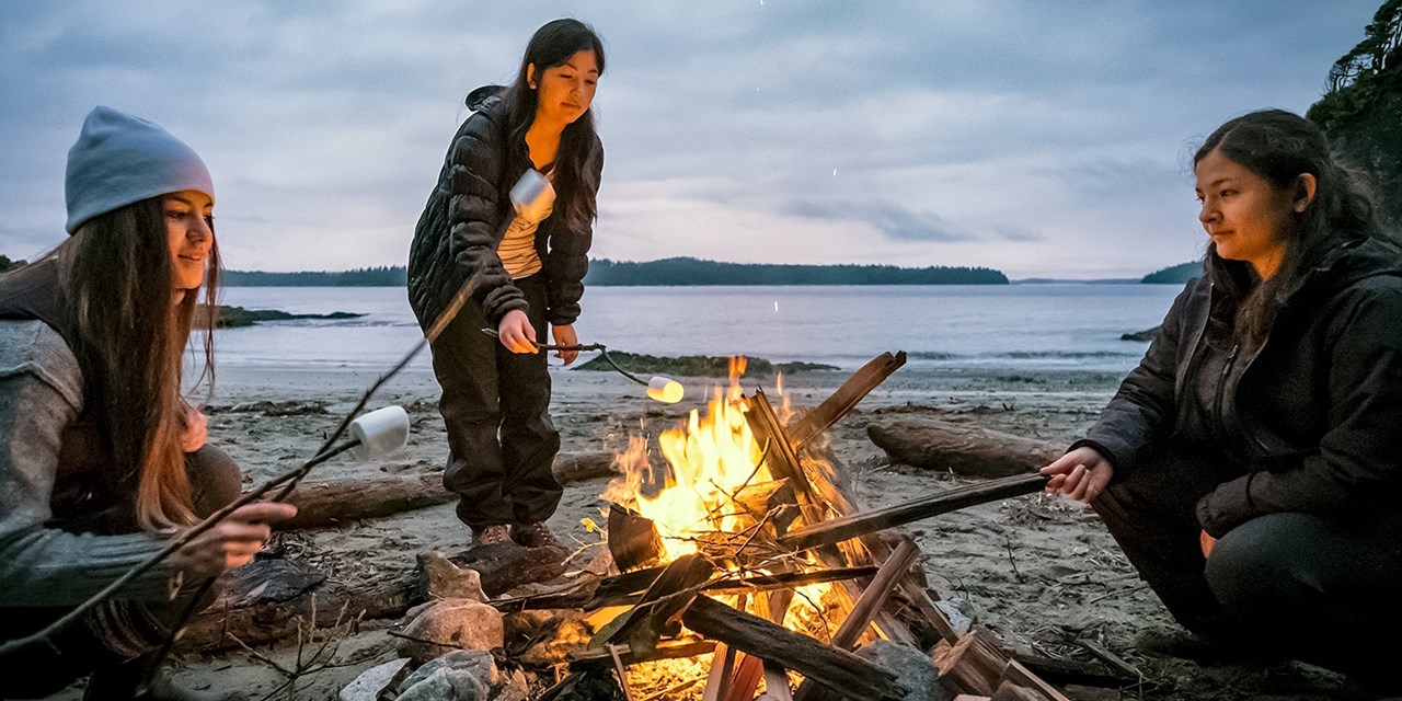 The resort has a large communal bonfire at the beach
