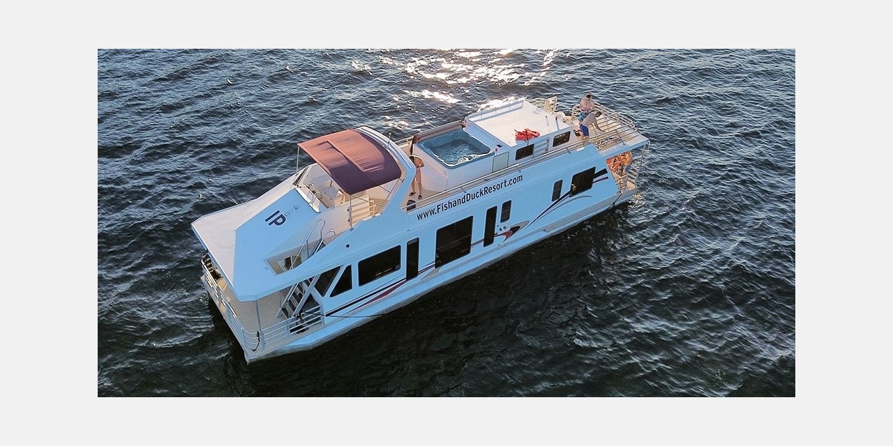 Enjoy the freedom to explore the lake at your own pace