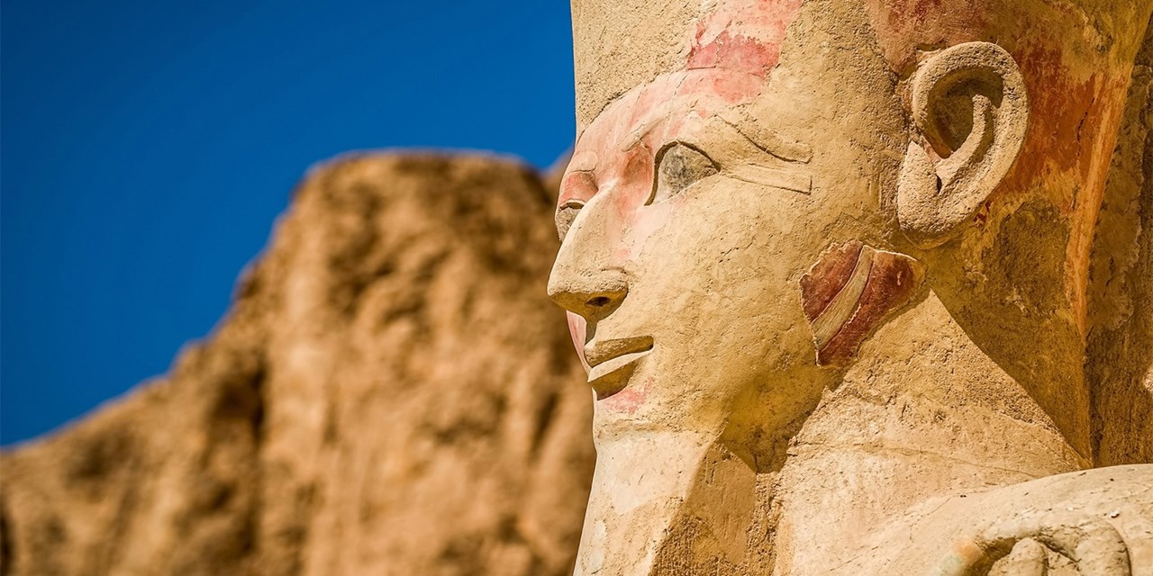 Enjoy 5-star hotels, international and domestic flights, 17 meals, all transfers and multiple tours