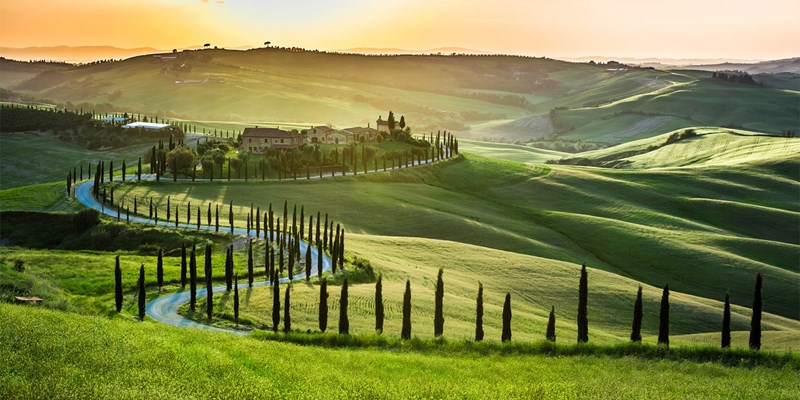 Travelzoo - 18 Deals