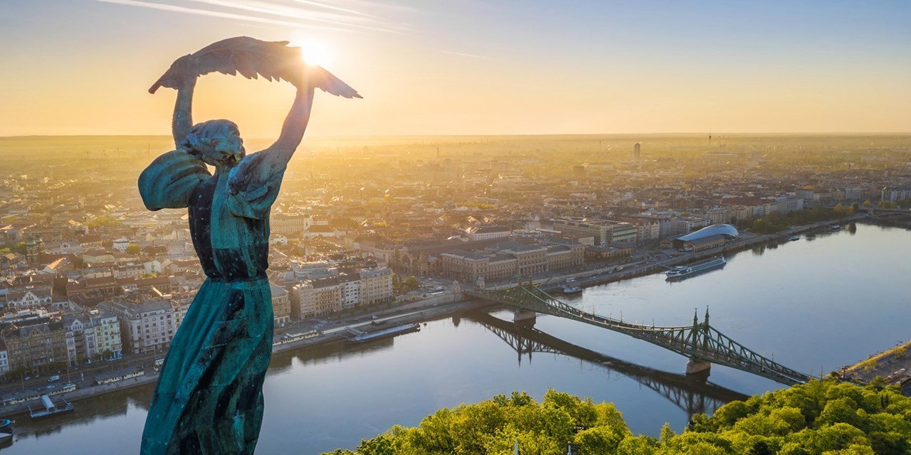 Zentrales Hotel in Budapest & Flug