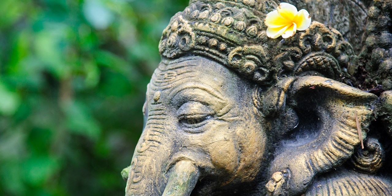 Singapore & Bali: 5-star trip w/flights