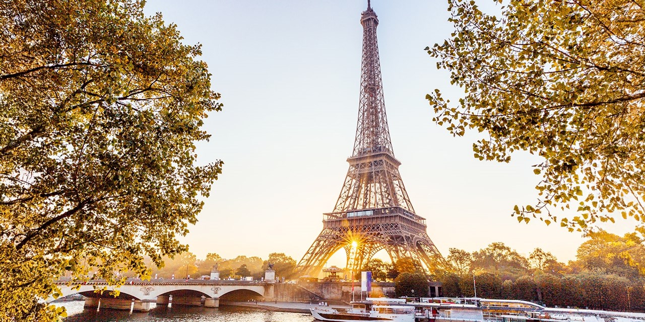 Luxury Seine river cruise in October