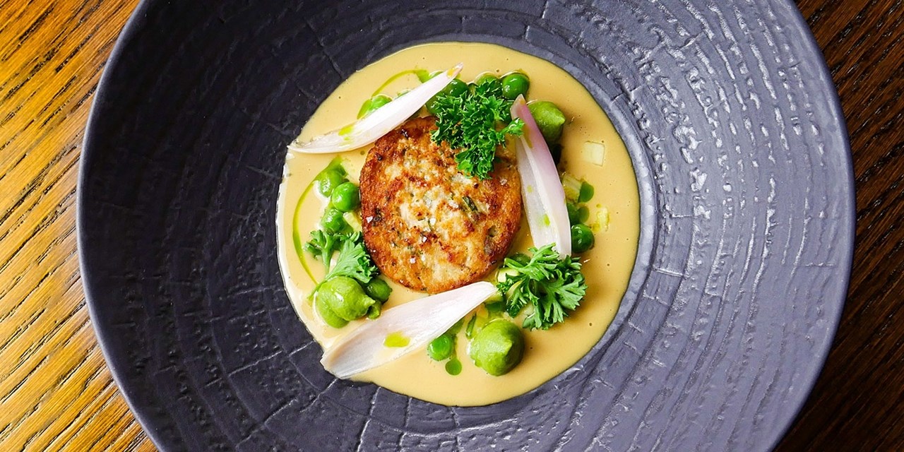'Stylish dishes that champion local producers' says CN Traveller