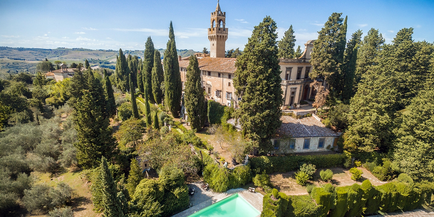 Italian Wedding Venue Spotlight - Castello di Vicarello - Allison Klein  Photography, image size:1500x750