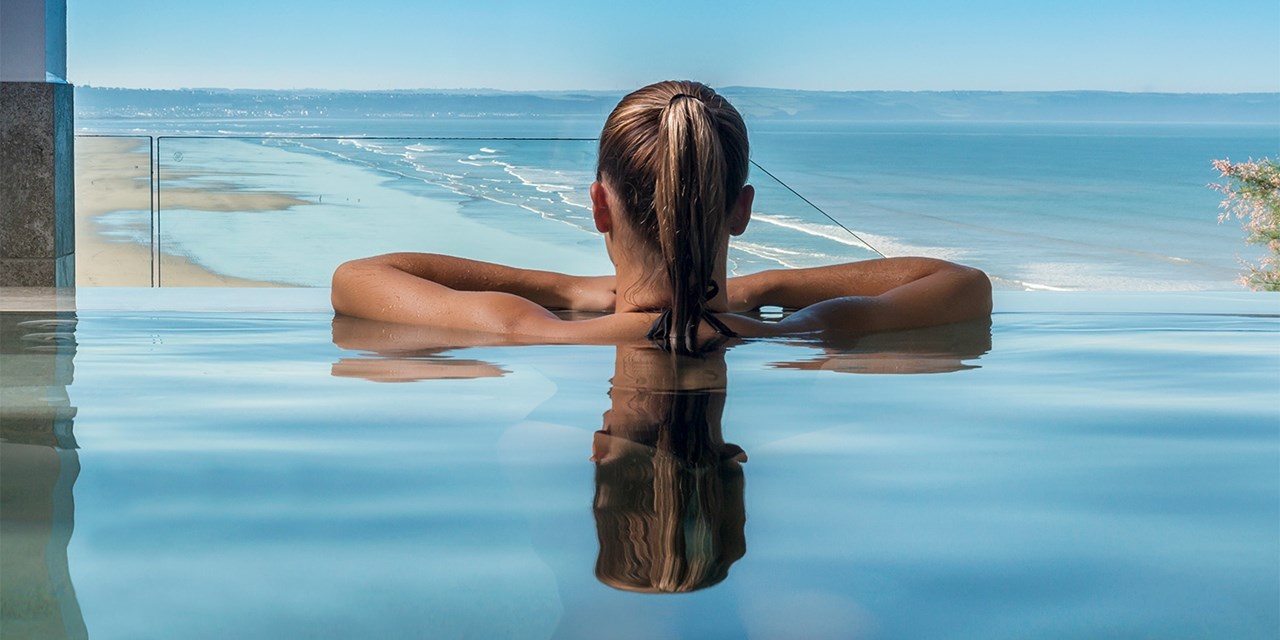 The Vitality Pool overlooks Saunton Sands and is filled with mineral-rich Dead Sea saltwater