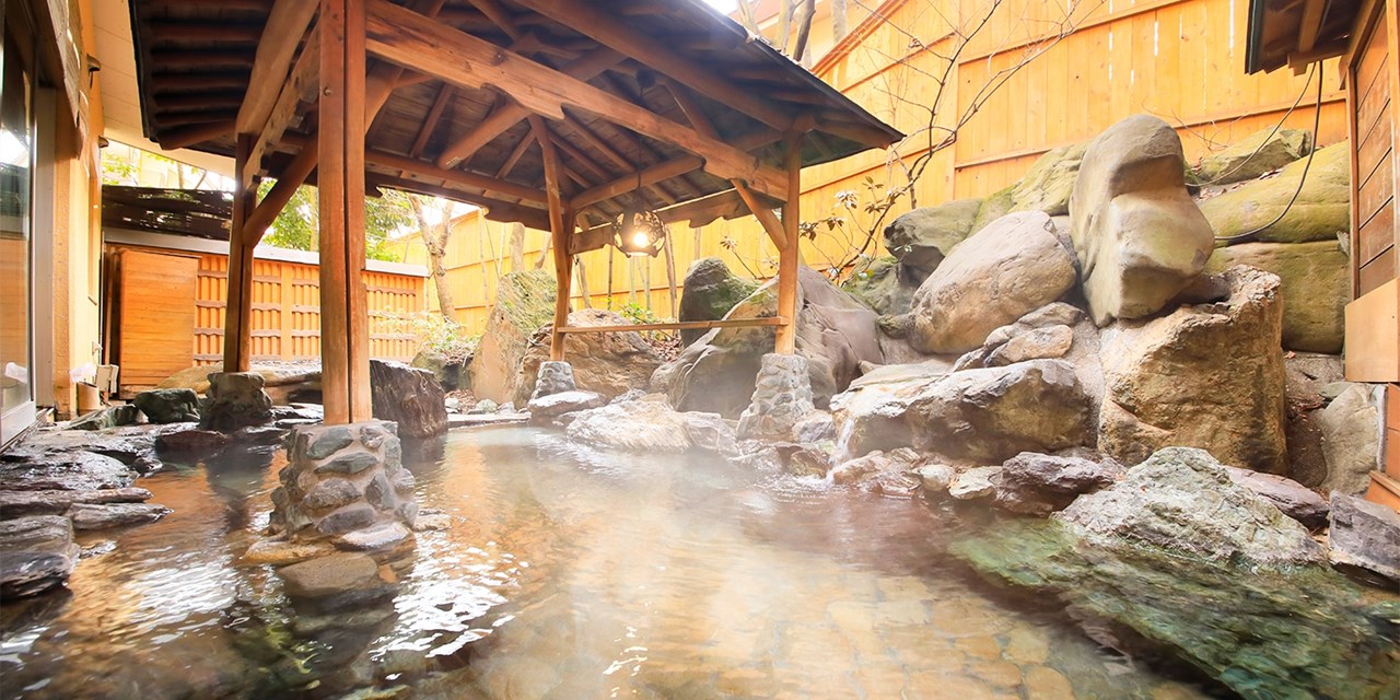 『旅館たにがわ』　露天風呂　イメージ　※景観は時季により異なります