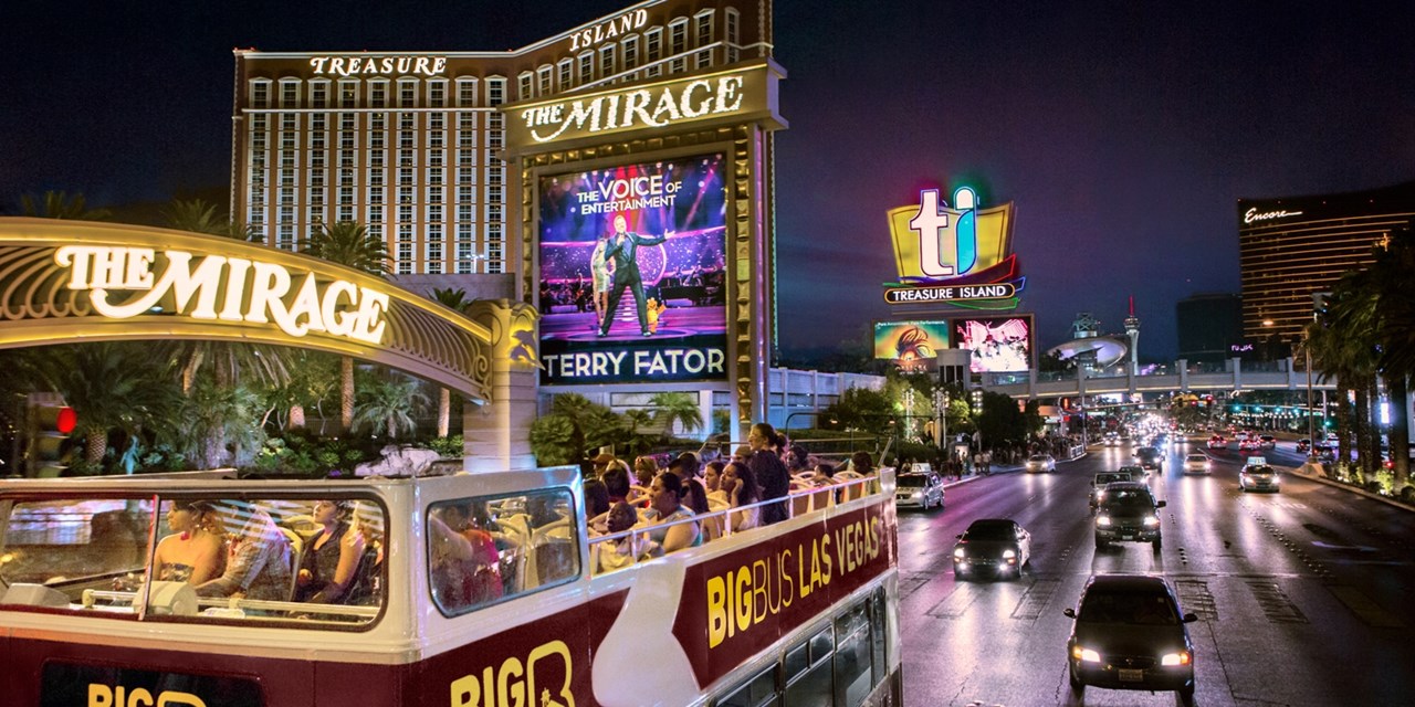 When the sun goes down, Vegas lights come out