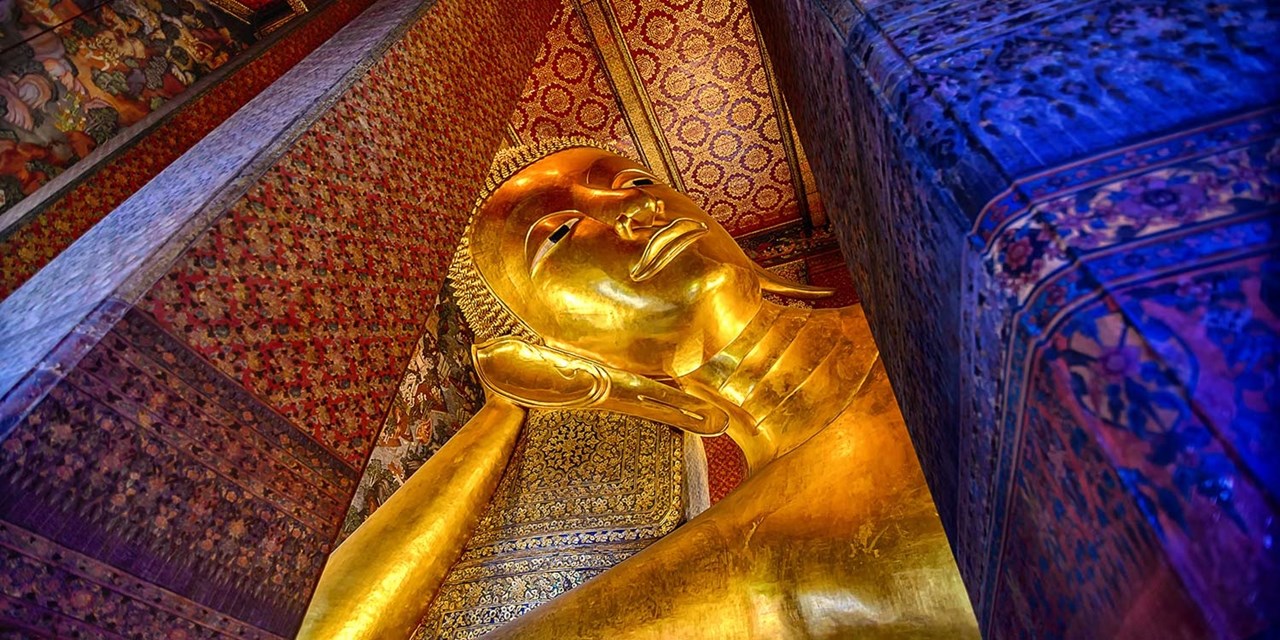 Los templos de Bangkok son parte esencial del patrimonio cultural de la ciudad, reconocibles por su arquitectura ornamentada, sus colores y la riqueza de sus detalles