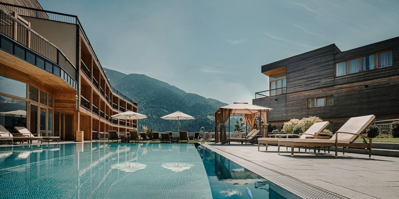 Der Außenpool im Alpine Lifestyle Hotel Das Kronthaler am Achensee | Travelzoo