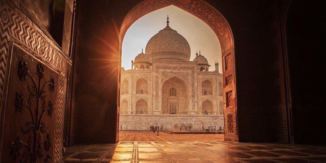 Taj Mahal, temples & trains: India & Sri Lanka tour