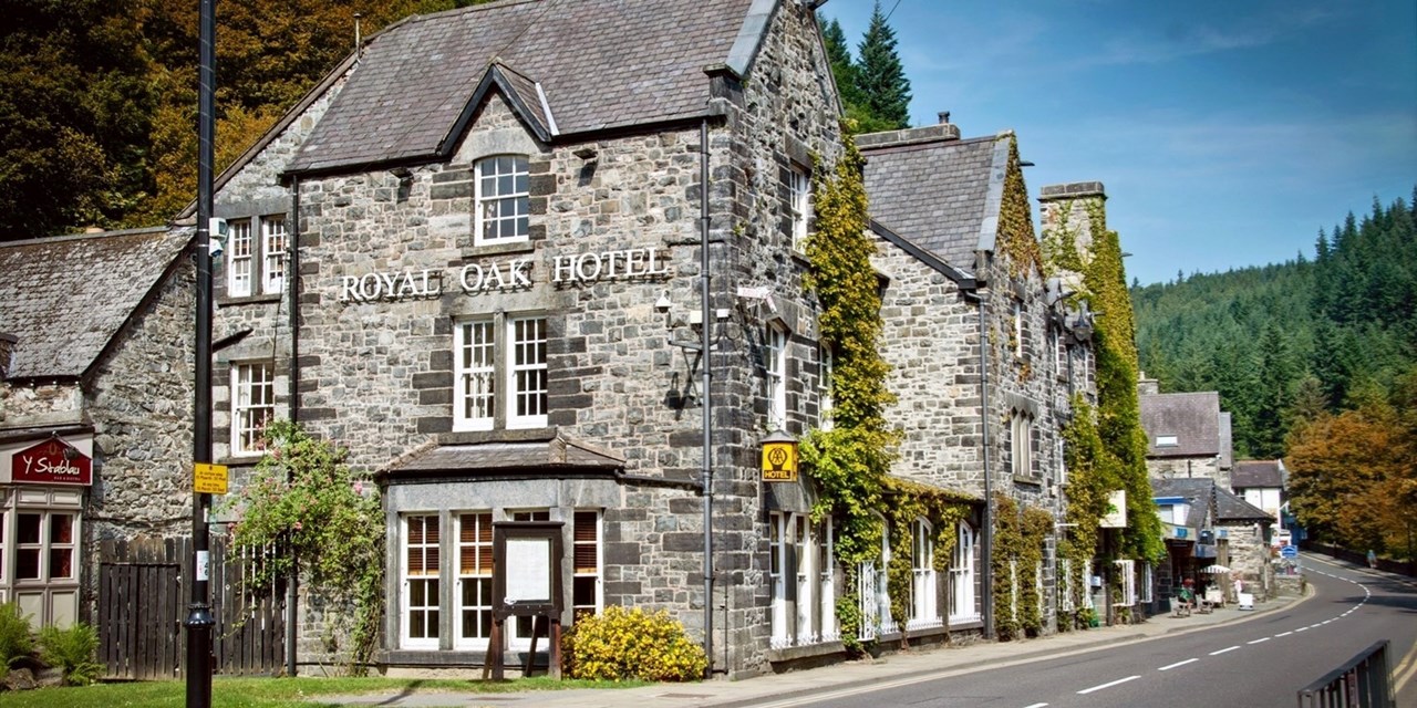 Royal Oak Hotel is a handsome stone-built property in Betws-y-Coed