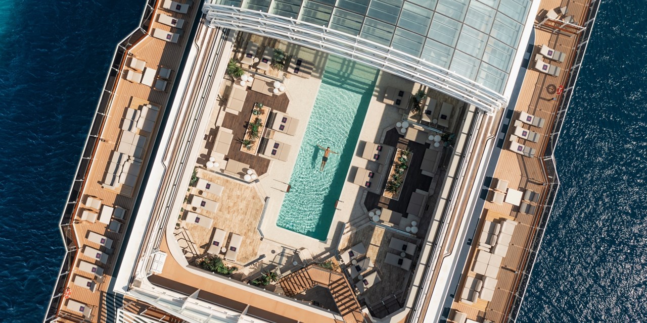 5 beheizte Pools gibt es an Bord | Travelzoo