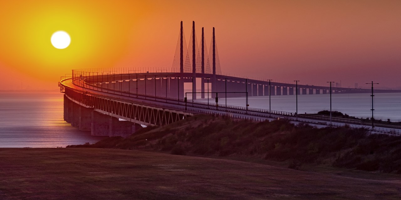 Die Öresundbrücke bei Sonnenuntergang | Travelzoo
