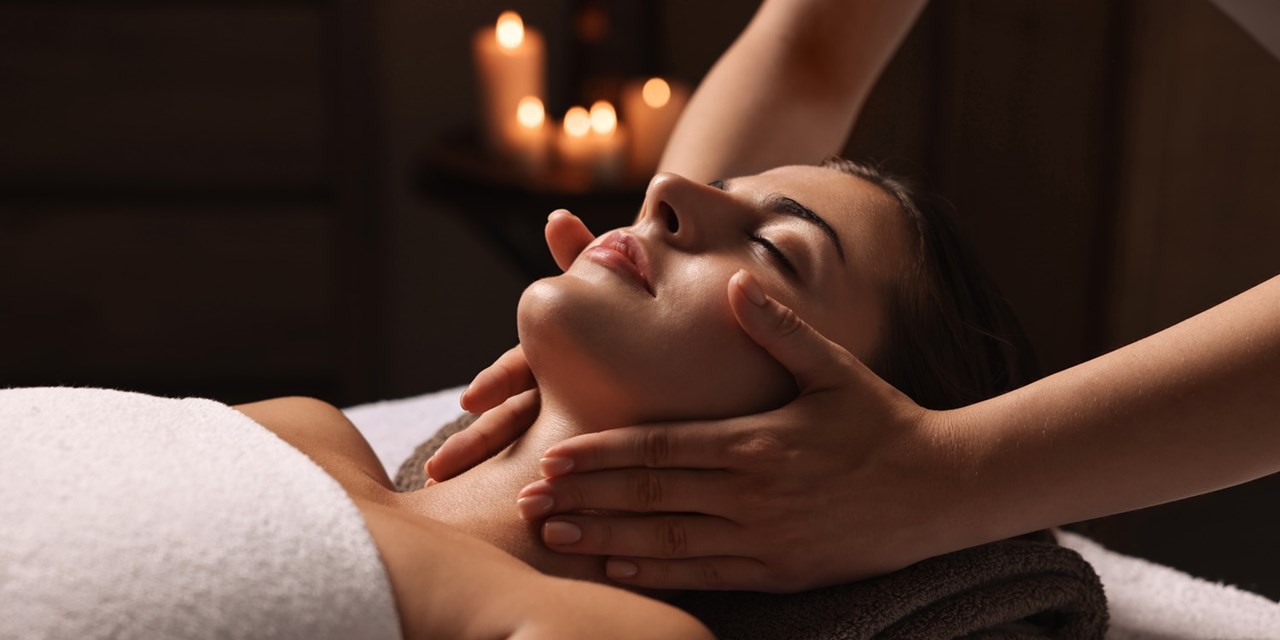 Choose between a facial or massage, 50 minutes or 80 minutes