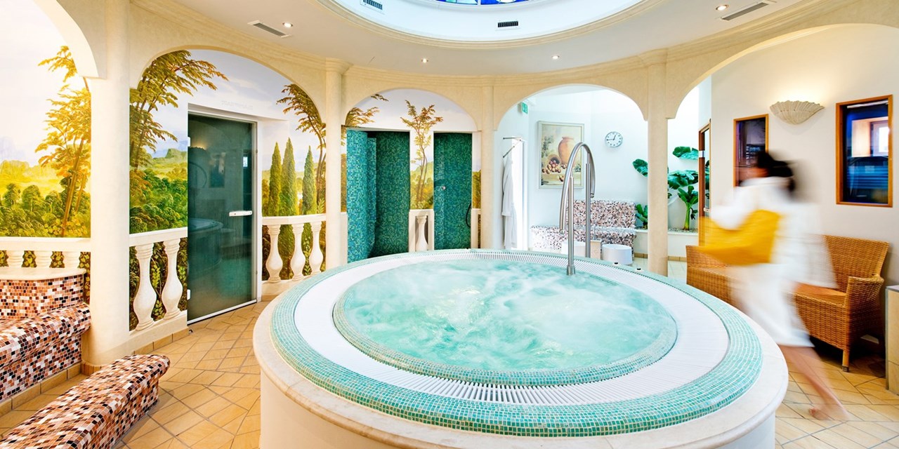 Der Wellnessbereich im Parkhotel Stopp | Travelzoo