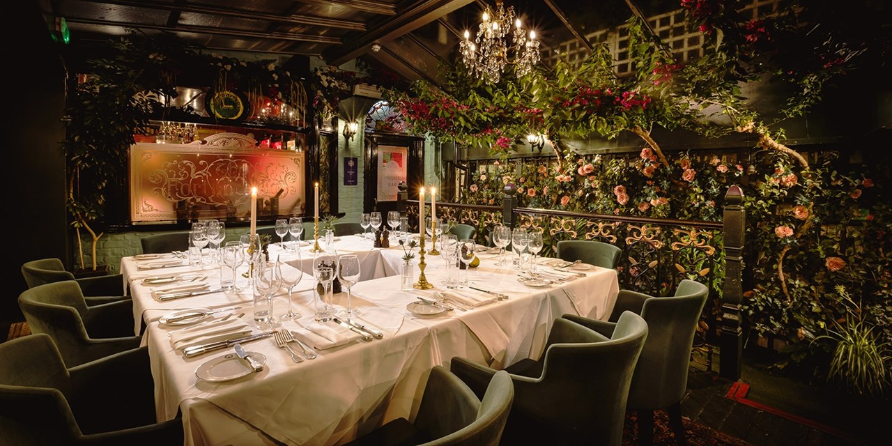 Enjoy British cuisine with a focus on Scottish flavours