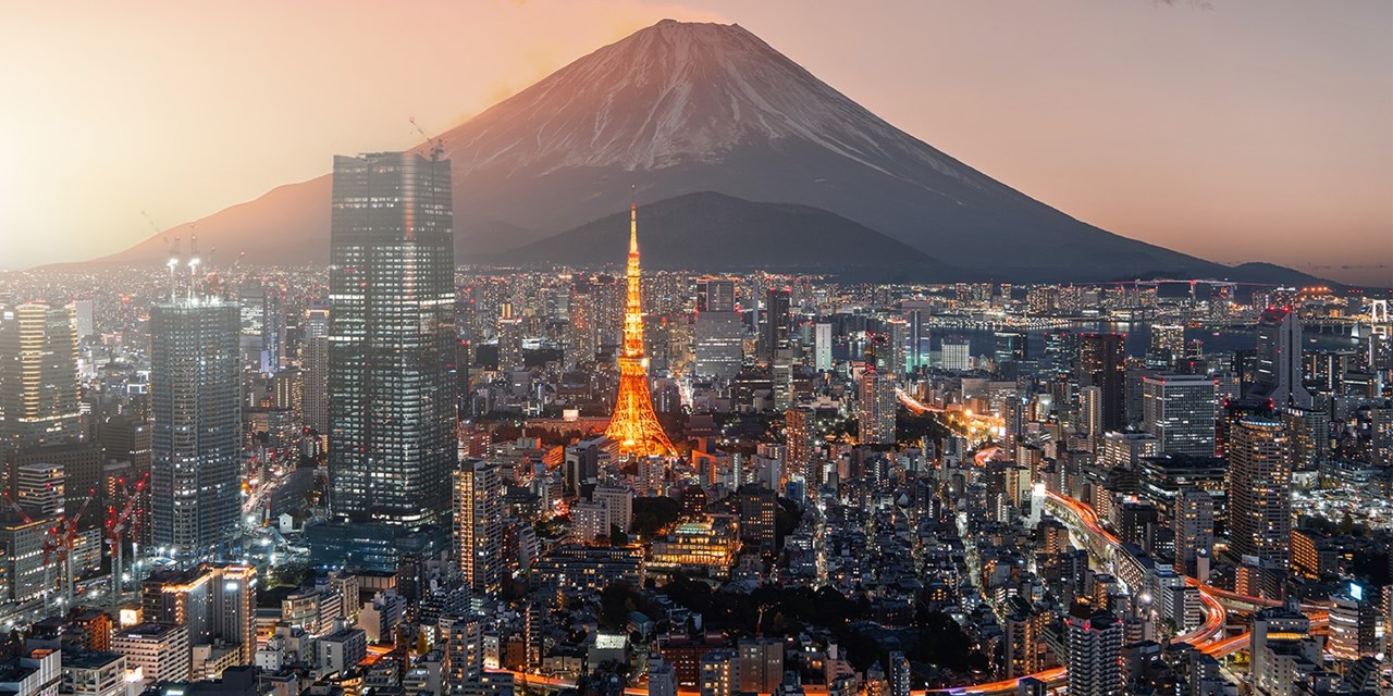 Japan: 12-night, fully guided tour w/flights