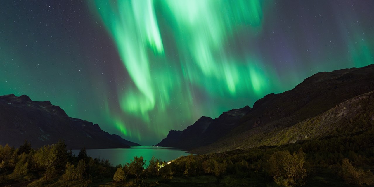 Save $7555 on all-inc river & Northern Lights cruise