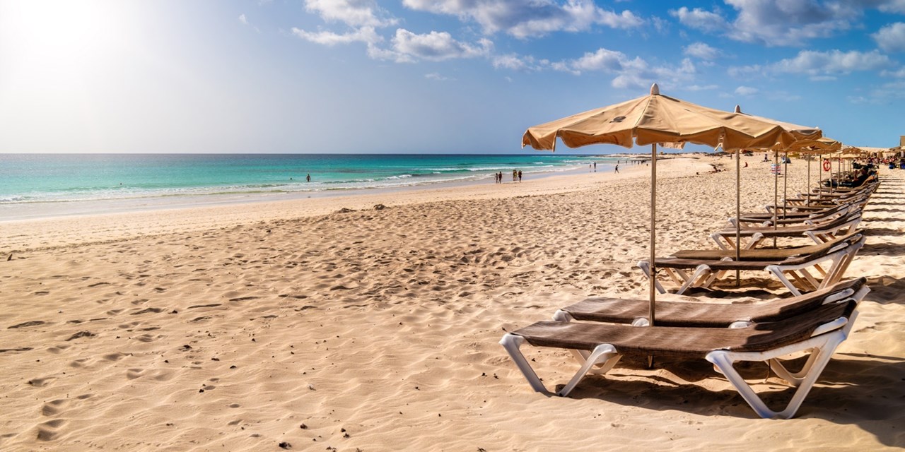 La arena de las playas de Corralejo, conocida como jable, procede de la erosión de conchas marinas acumuladas durante miles de años