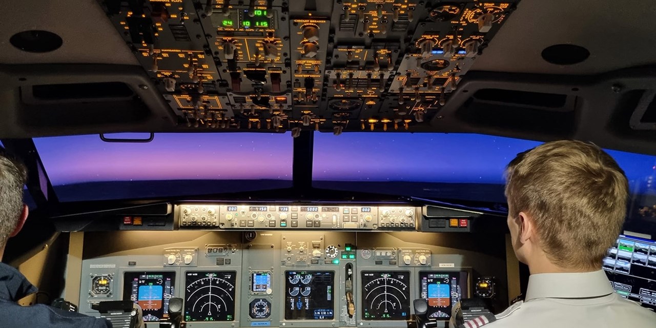 Sit at the controls of a Boeing 737–800 flight simulator