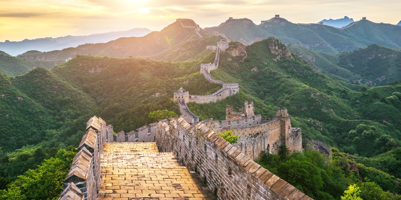 Save up to 48% on 5-star China tour, pandas & cruises