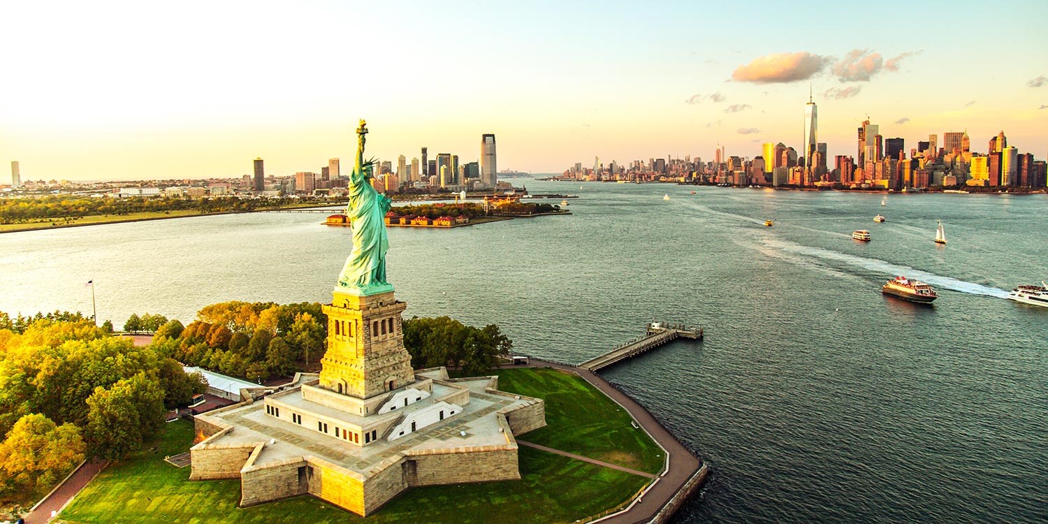 New York, USA -- Manhattan skyline and city lights
