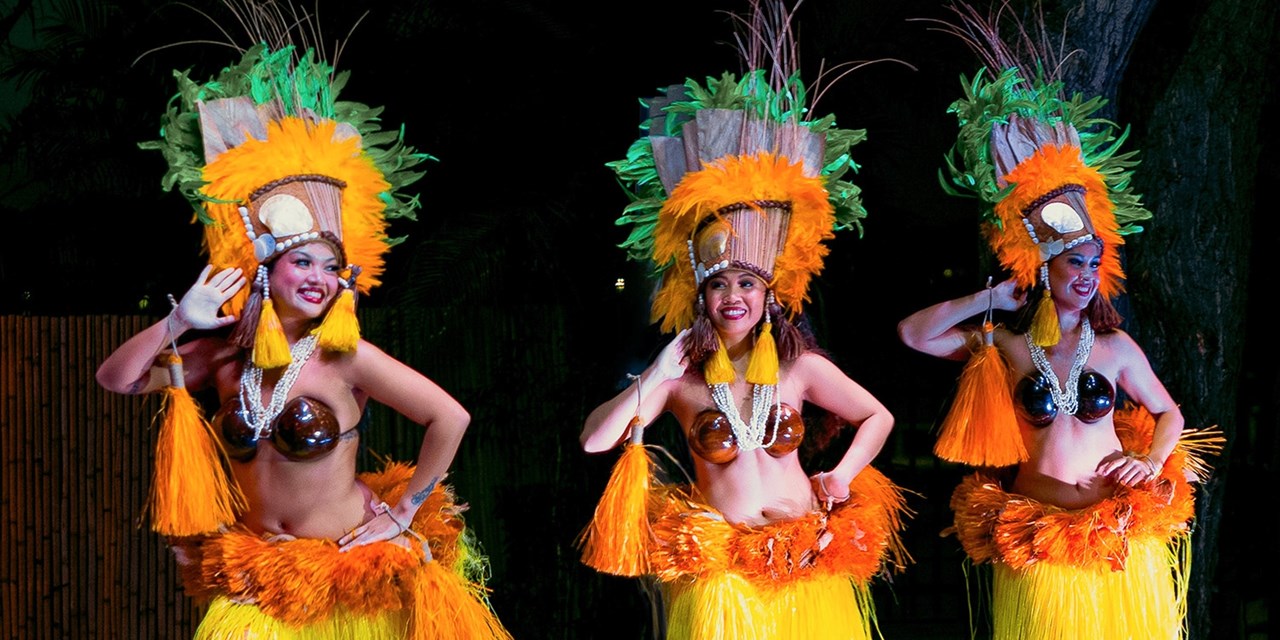 Immerse yourself in Polynesian tradition