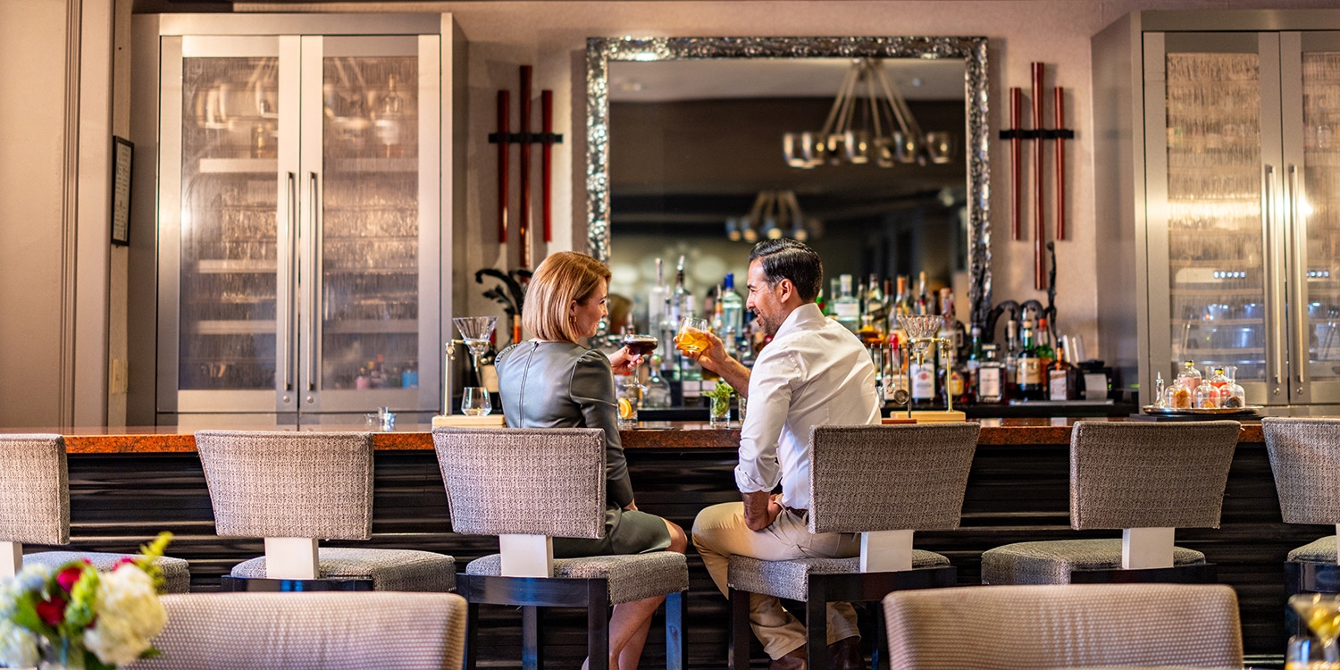 Travelzoo members get to enjoy 2 complimentary drinks at the bar