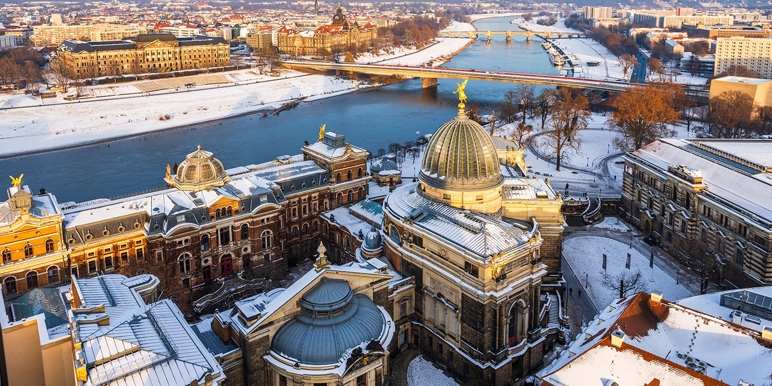 Blick auf die winterliche Dresdener Altstadt | Travelzoo