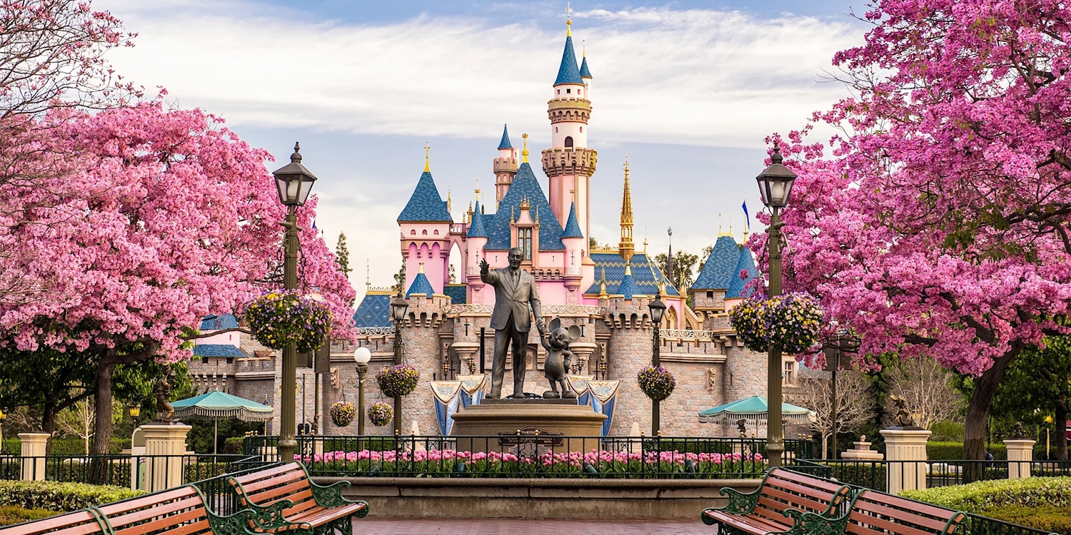 It's only a 20-minute walk from the Disneyland gates