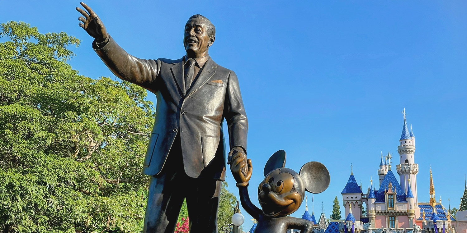 It's only a 20-minute walk from the Disneyland gates