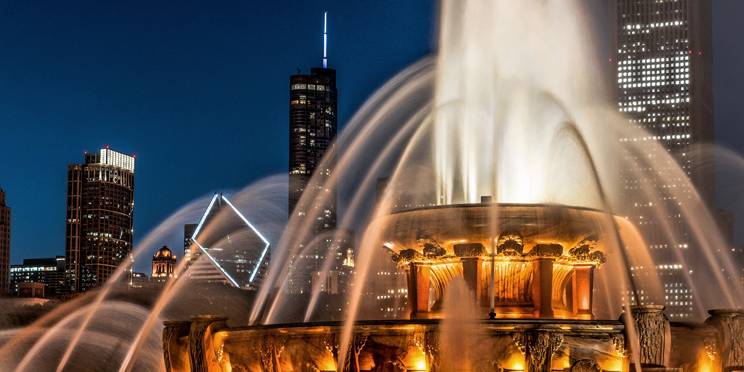 This sleek Marriott boutique hotel is about a 15-minute walk from Buckingham Fountain
