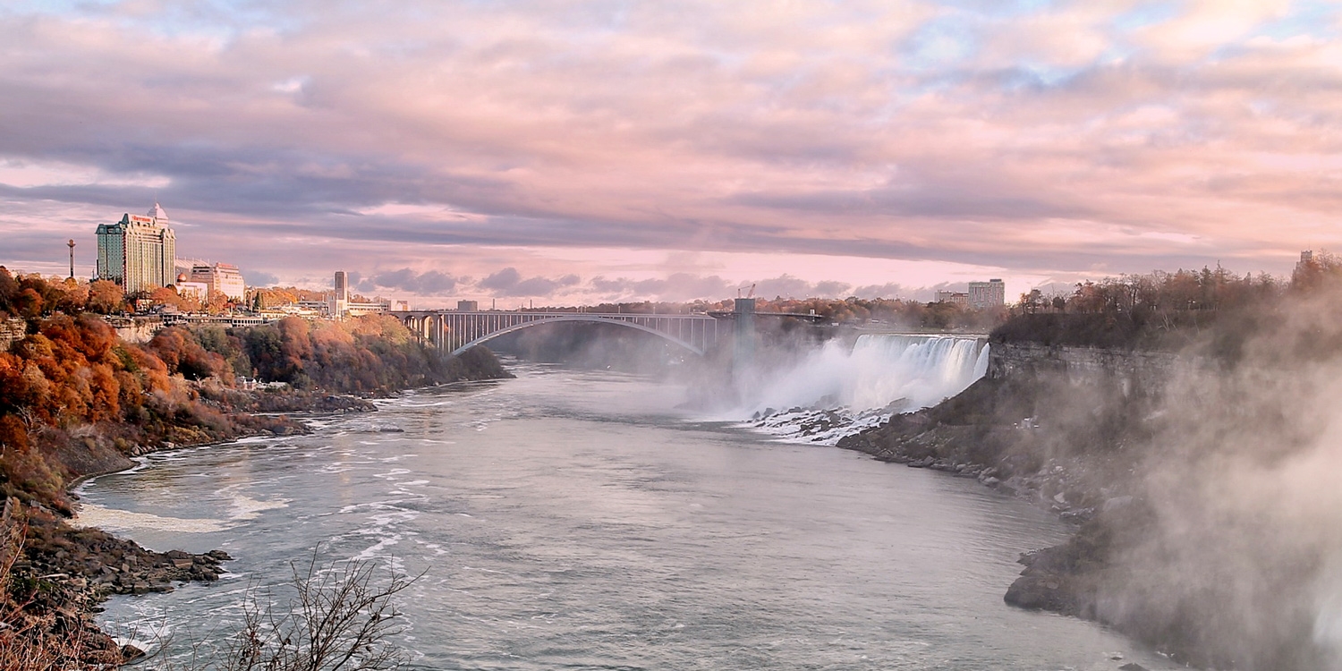 $207—Niagara Falls suite w/breakfast -- Niagara Falls, Ontario
