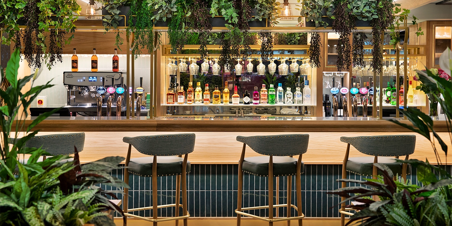 Enjoy a stay at the Leonardo Chester