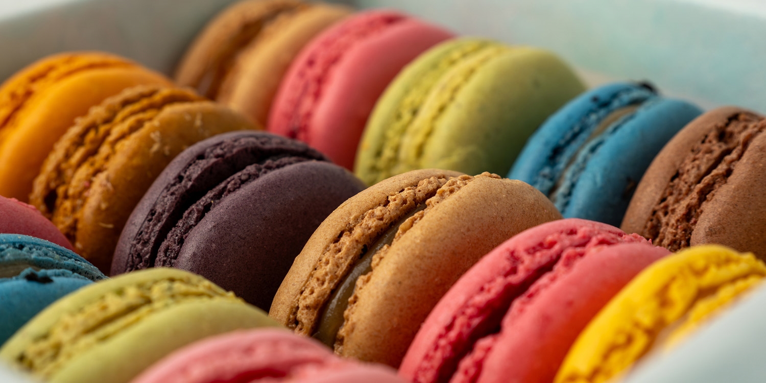 Los típicos "macarons" parisinos, listos para endulzar tu paladar.