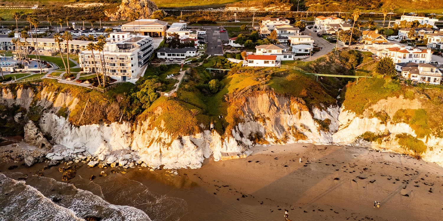 You can access Pismo State Beach via the Wilmar Street stairway, just 2 blocks from the hotel