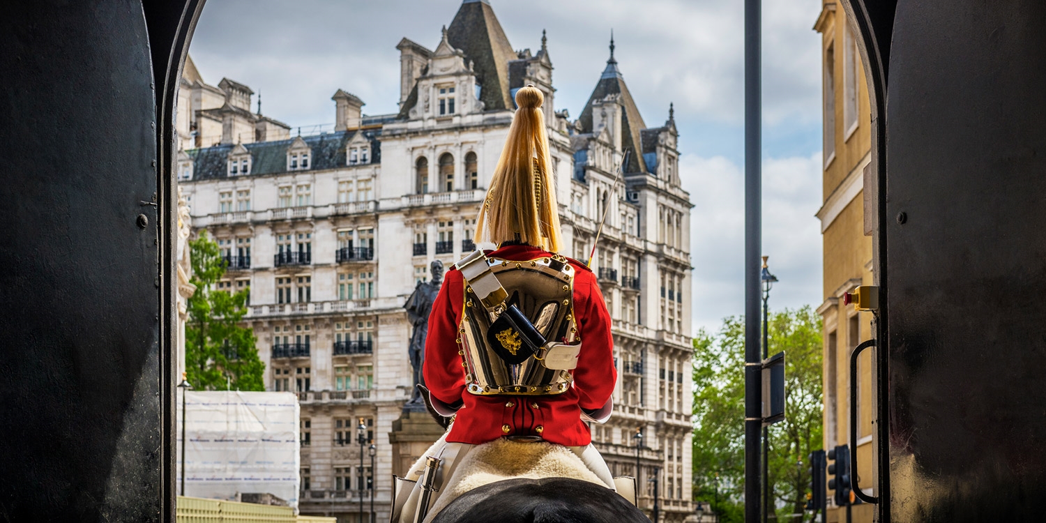  Central London can be reached in around half an hour from The Southgate Hotel