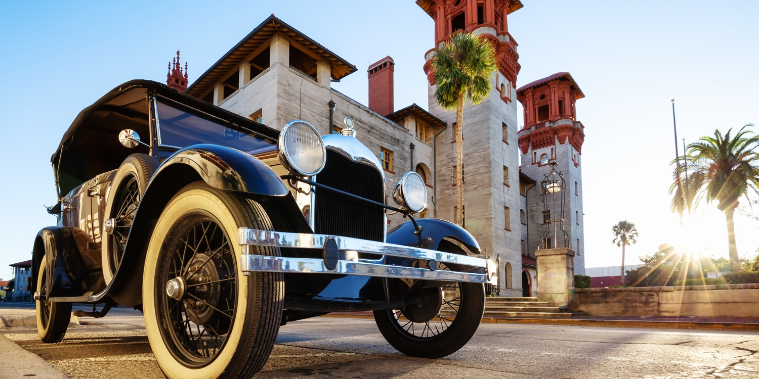 The Lightner Museum, formerly Hotel Alcazar, is a 10-minute walk from the hotel