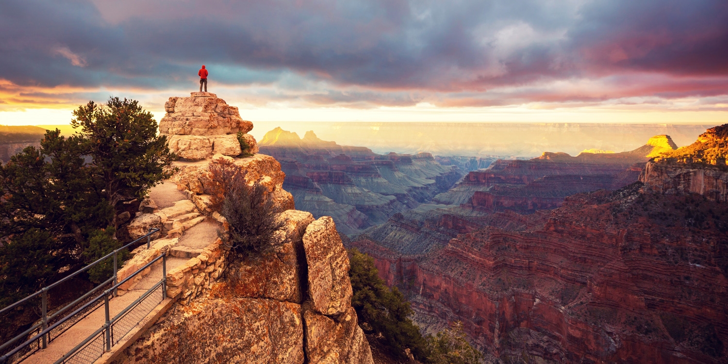 The hotel places guests near the South Rim, with easy access to one of America’s most iconic natural wonders