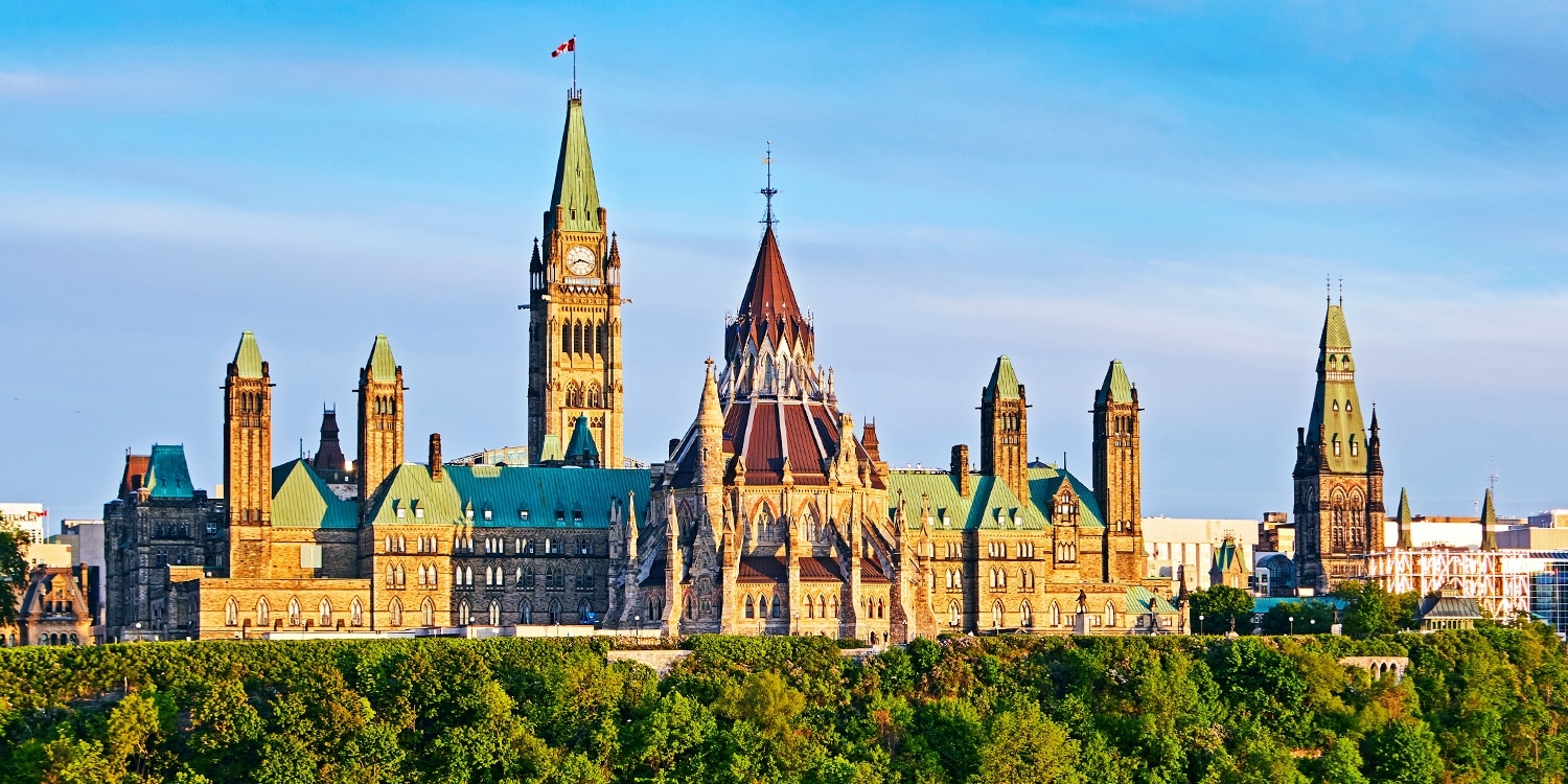 This hotel is a five-minute walk to Parliament Hill