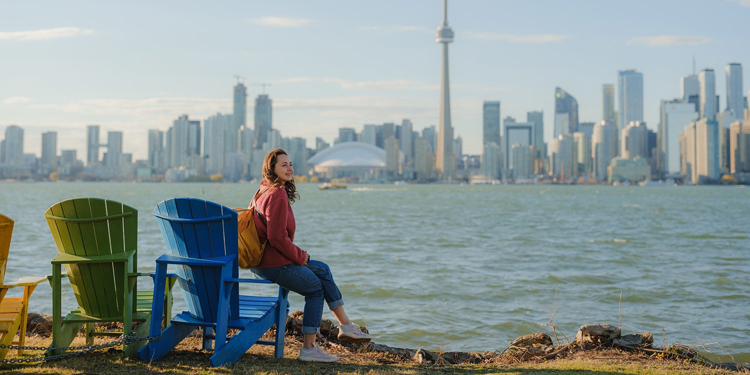 Just a short stroll away from the shores of Lake Ontario