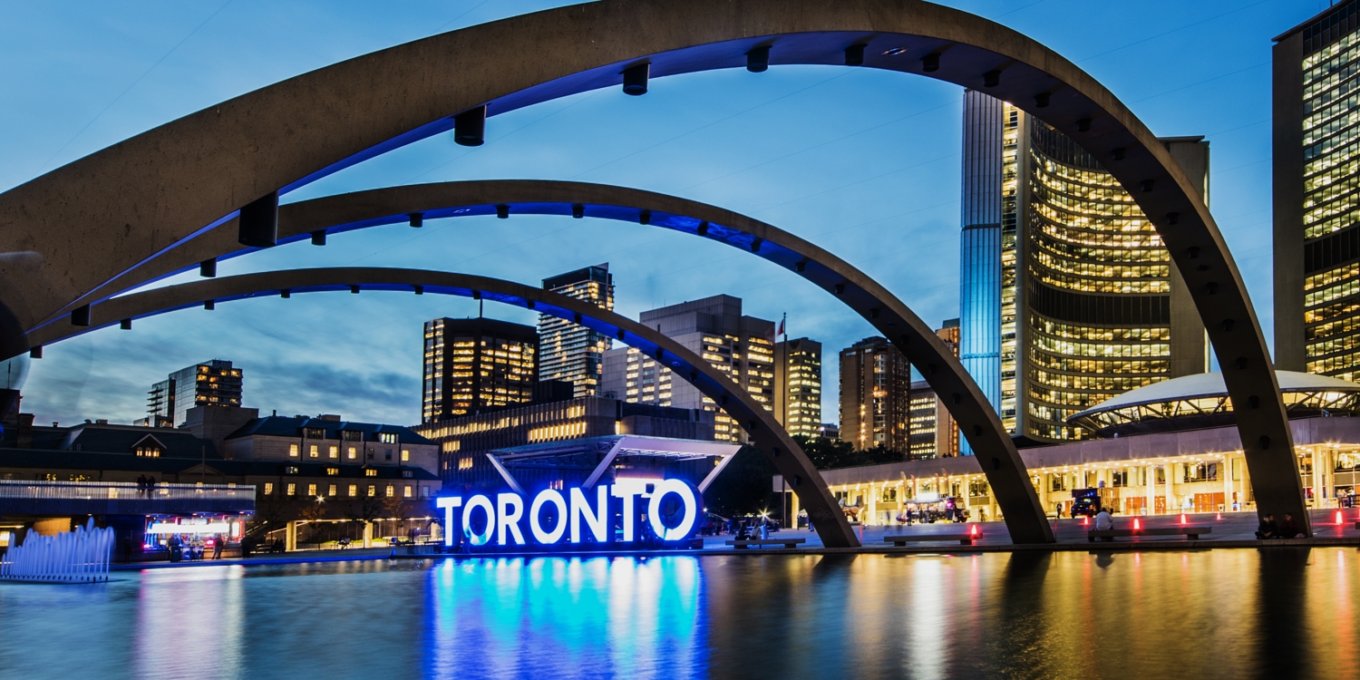 An easy walk to attractions like Nathan Phillips Square